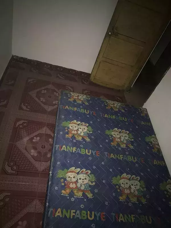 扑朔迷离！重点高中学生手脚被缚、头套塑料袋死于家中，死前曾在网上搜…