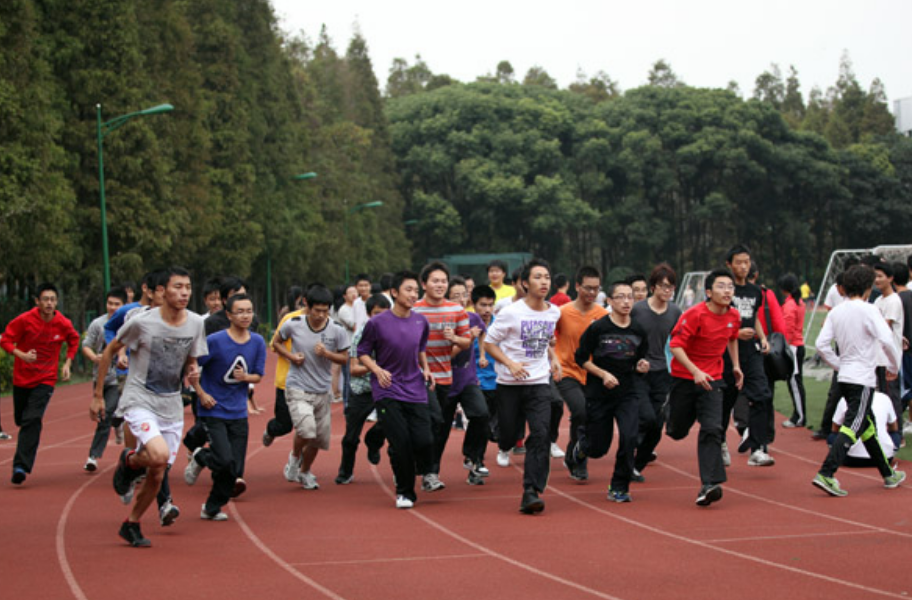 最严“体测校规”出台，在这所大学体测不及格，将会拿不到毕业证