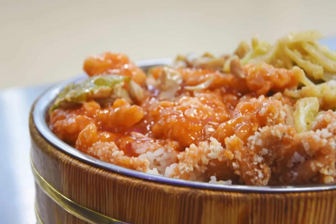 网红餐厅、空调宿舍、