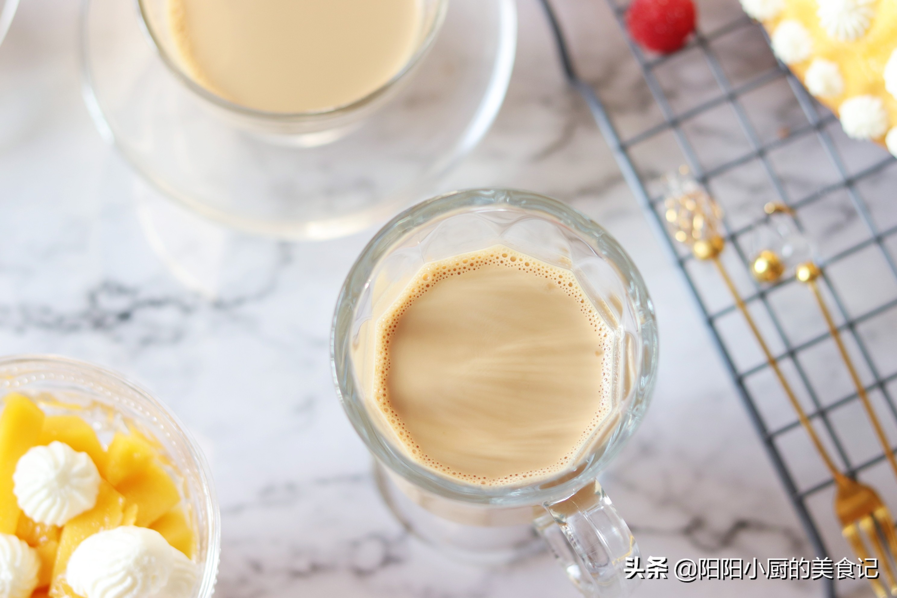 丝袜奶茶做法（自制清香丝袜奶茶凉爽一夏天）