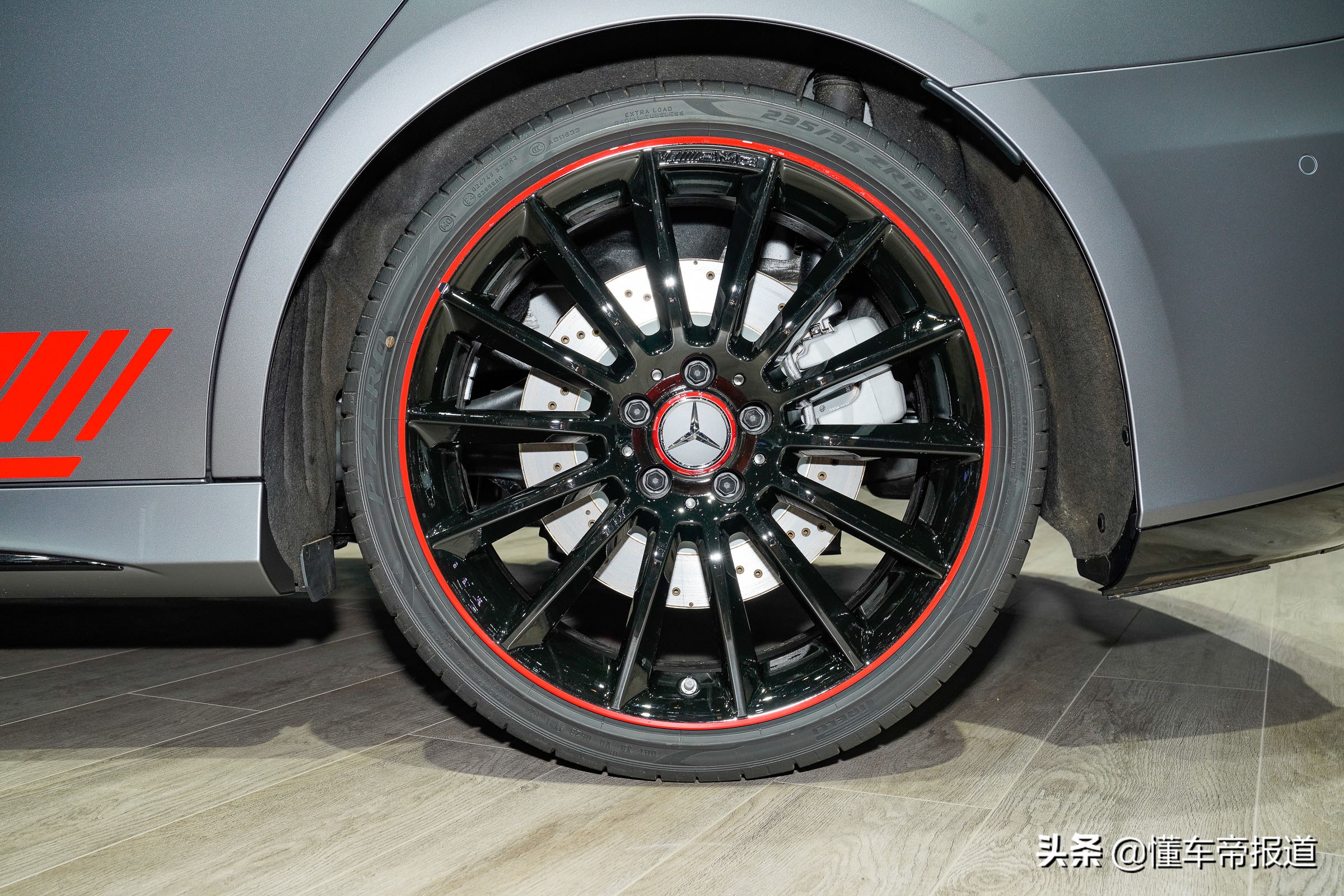 新车｜增加红色拉花点缀，AMG A 35 L 4MATIC炽夜特别版实拍解析