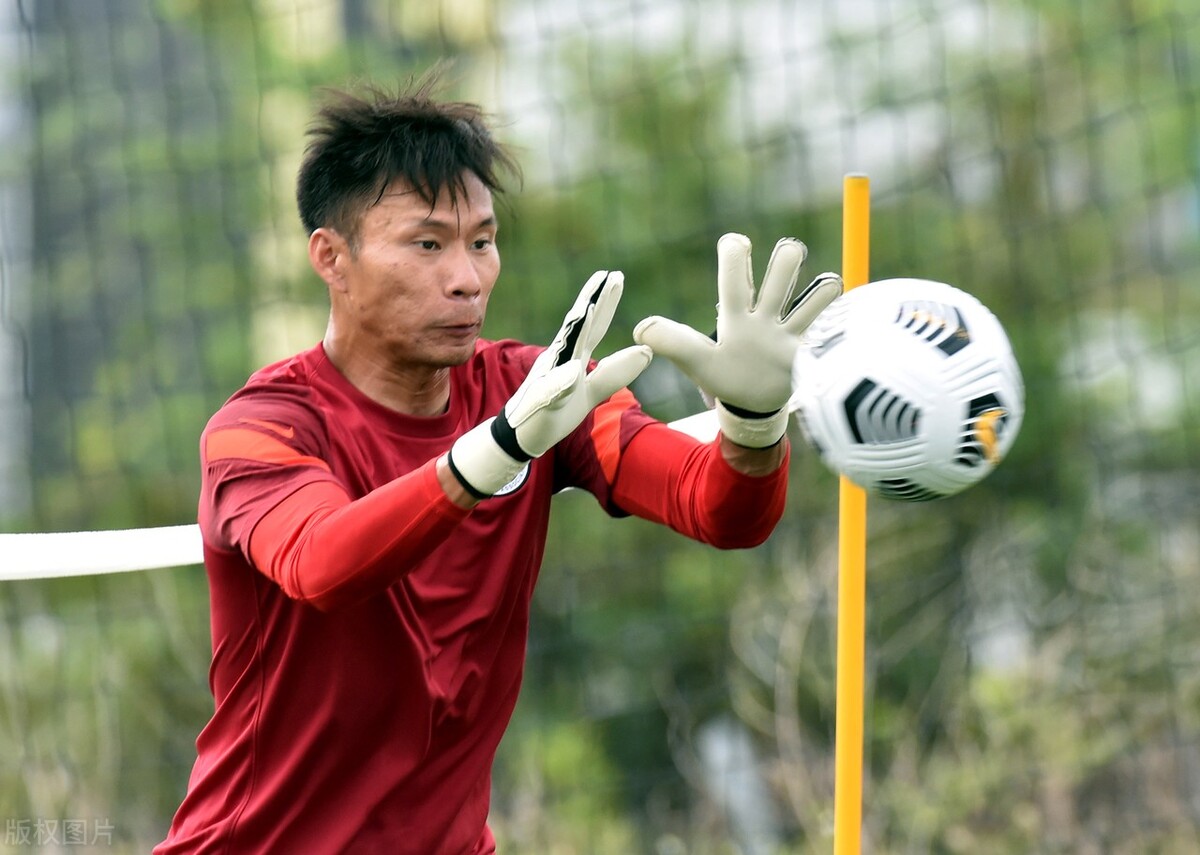 为什么香港世界杯(3-1，亚洲第二暴打鱼腩队！中国香港净吞3球落败收局，无缘世界杯)