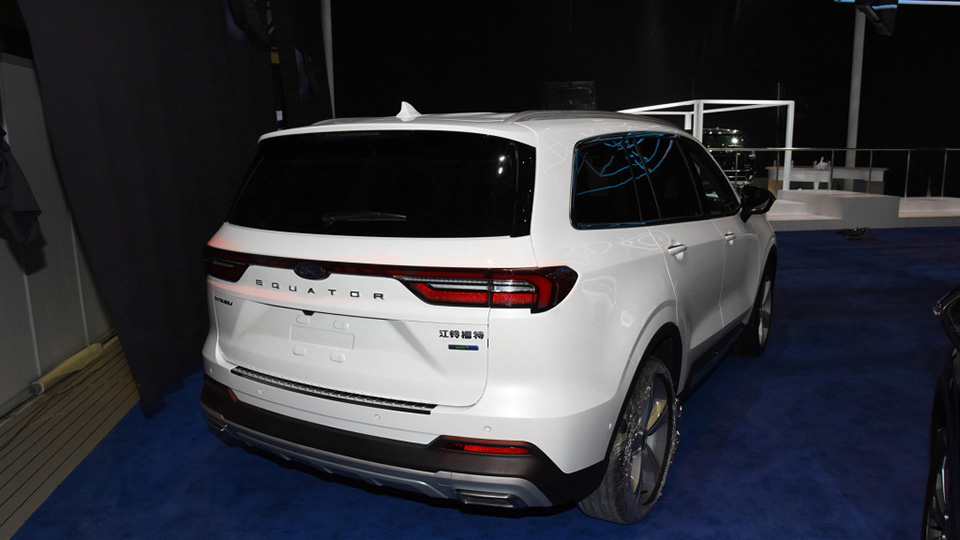 福特领裕又出7座版，但老款也是7座，新款为啥贵两千？