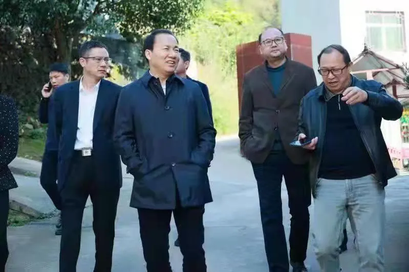 省人大常委会联工委主任程水泉调研通道县兵书阁村
