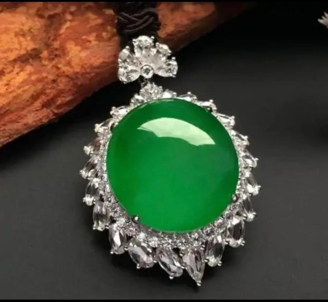 市面上那些合成翡翠是什么?跟天然翡翠有什么区别?