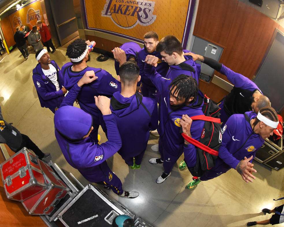 为什么nba还是湖人天下（NBA一共30支球队，为什么巨星都偏爱湖人？）