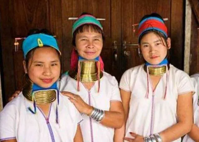 泰国有个民族，女人以裹脖子为美。