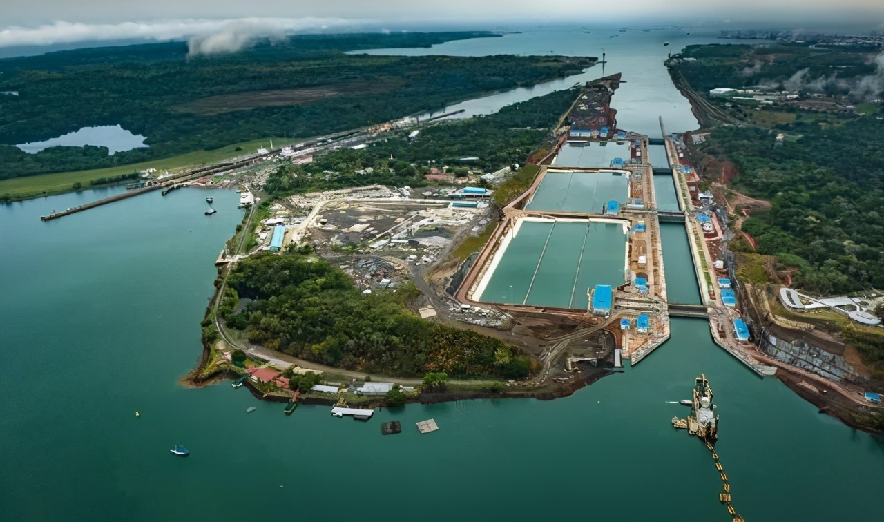 巴拿马位于中美洲最南部,是一个国土面积仅7.