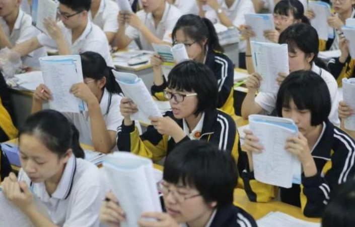 教育部出手，将严厉打击“高考移民”，跨省买房的家长别瞎折腾了