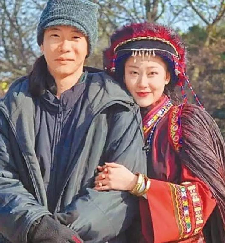 张孝正(2014年,演员于佳卉在家中烧炭自杀,为何蒋勤勤会成为众矢之的?