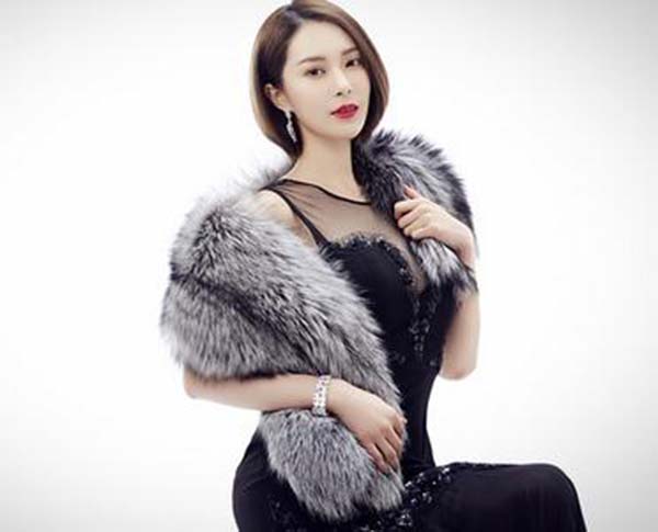 新一代"晶女郎"胡然,身材这么好,凹凸有致,谁看了不心动呢