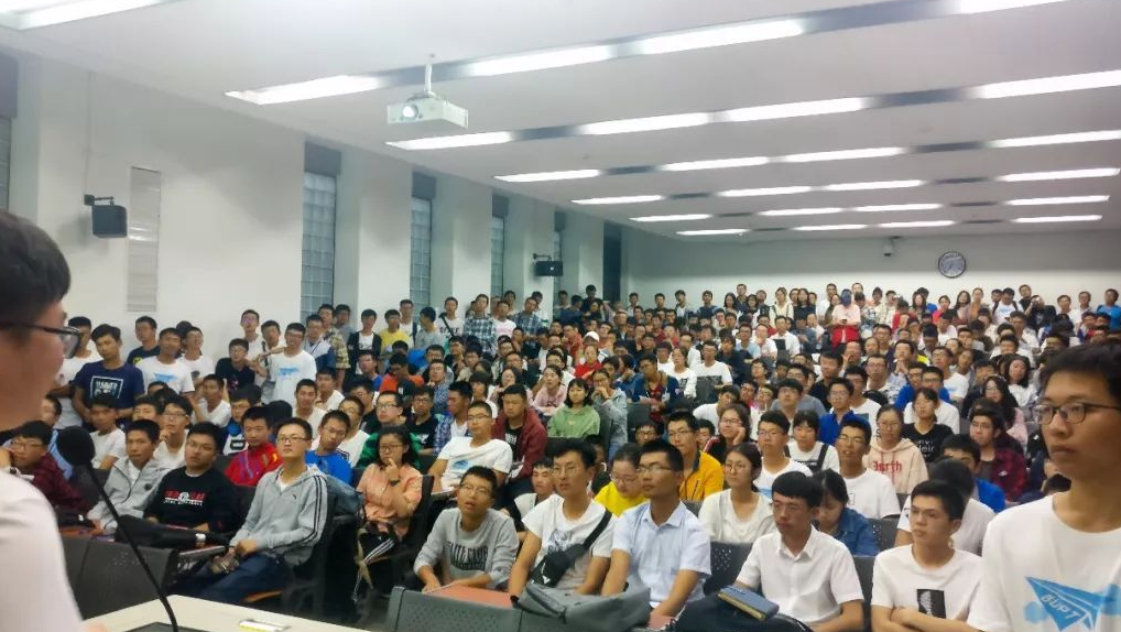 “大学”和“学院”有什么区别，哪个实力更强？学生报考需知晓