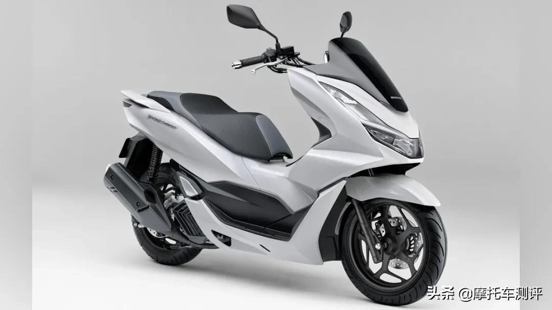 本田国内发布New PCX，ABS加碟刹，价格未公布