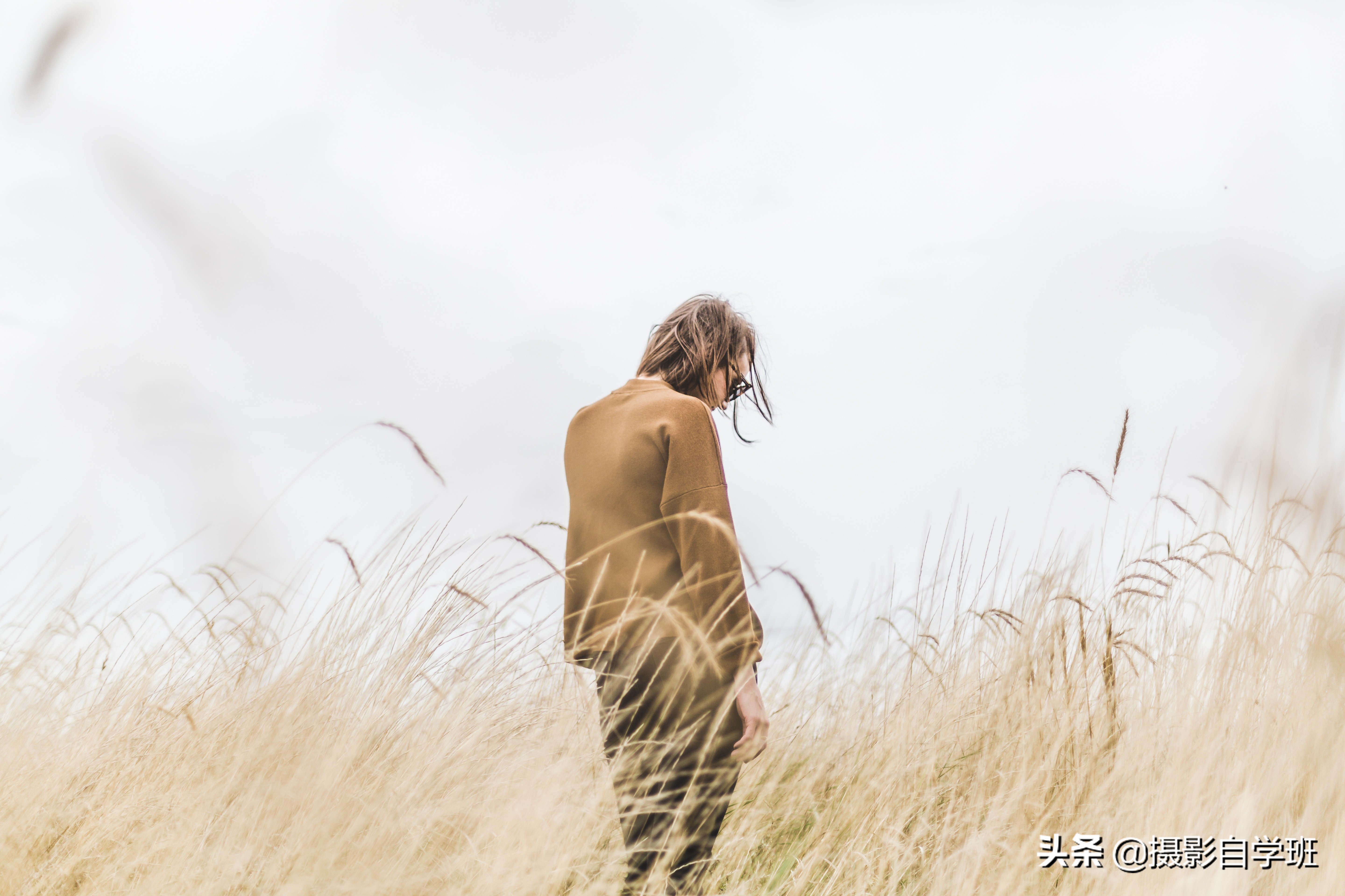 这种镜像照片咋修？人像摄影咋留白？4个拍照和修图技巧详解
