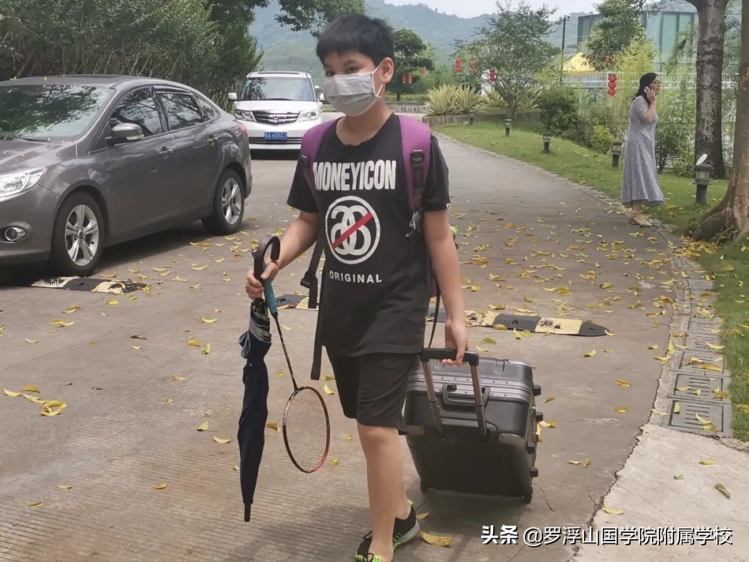 为了安全，封校