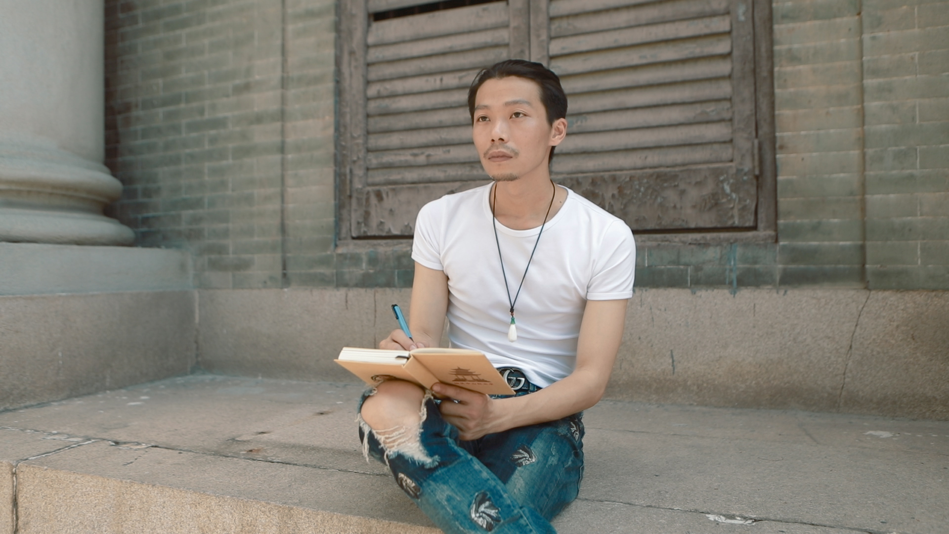音乐人的随笔读完好扎心，难怪文艺青年那么崇拜他