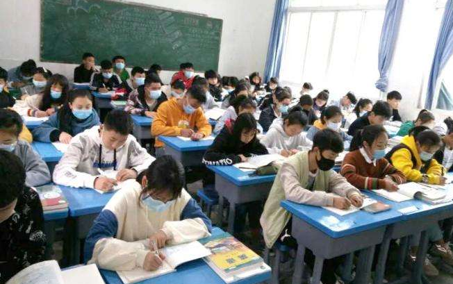 2021中小学寒假即将到来，各校陆续公布放假时间，最长的有40多天