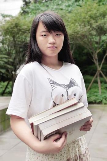 她是2014年的高考文科状元，为何在考上公务员后，人们直叹可惜？