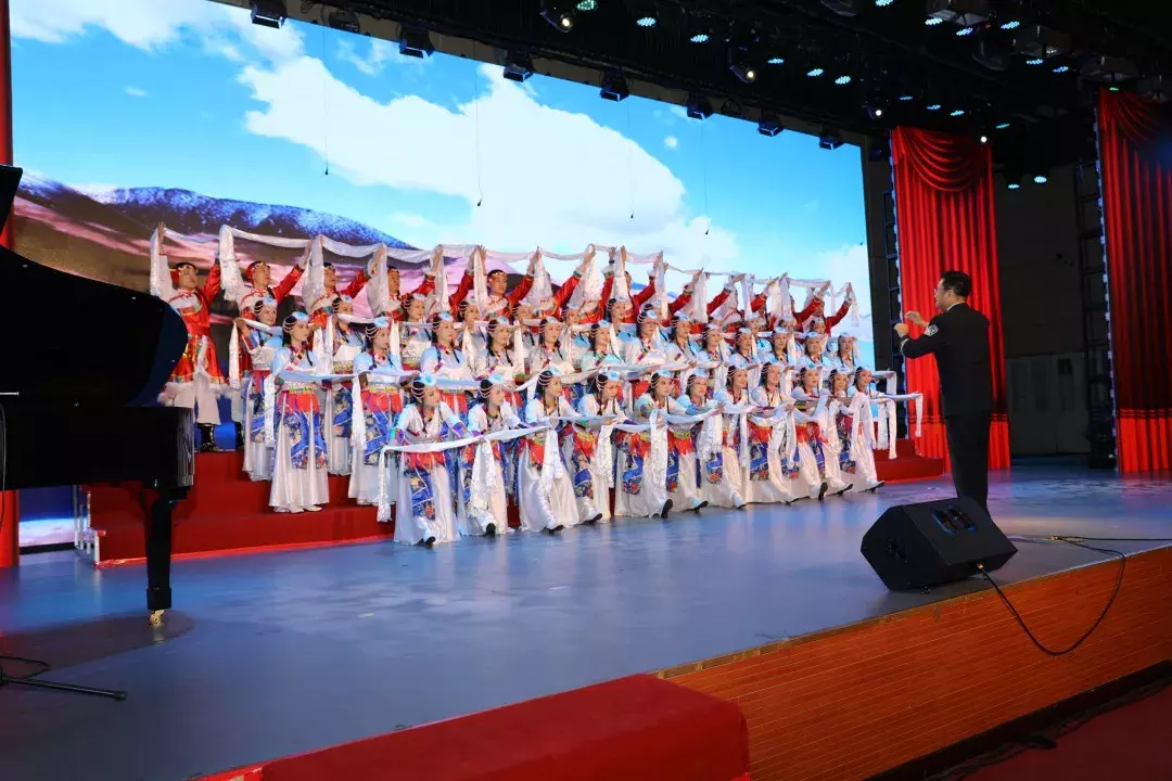 海淀区卫生健康系统“不忘初心、牢记使命”主题教育暨庆祝新中国成立70周年群众性合唱展演成功举办