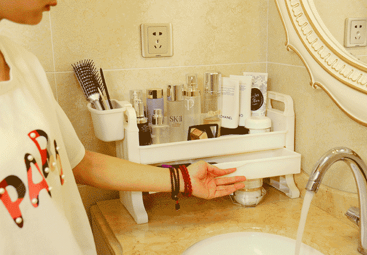 99%的女孩都不知道，过期了的化妆品到底该怎么用？