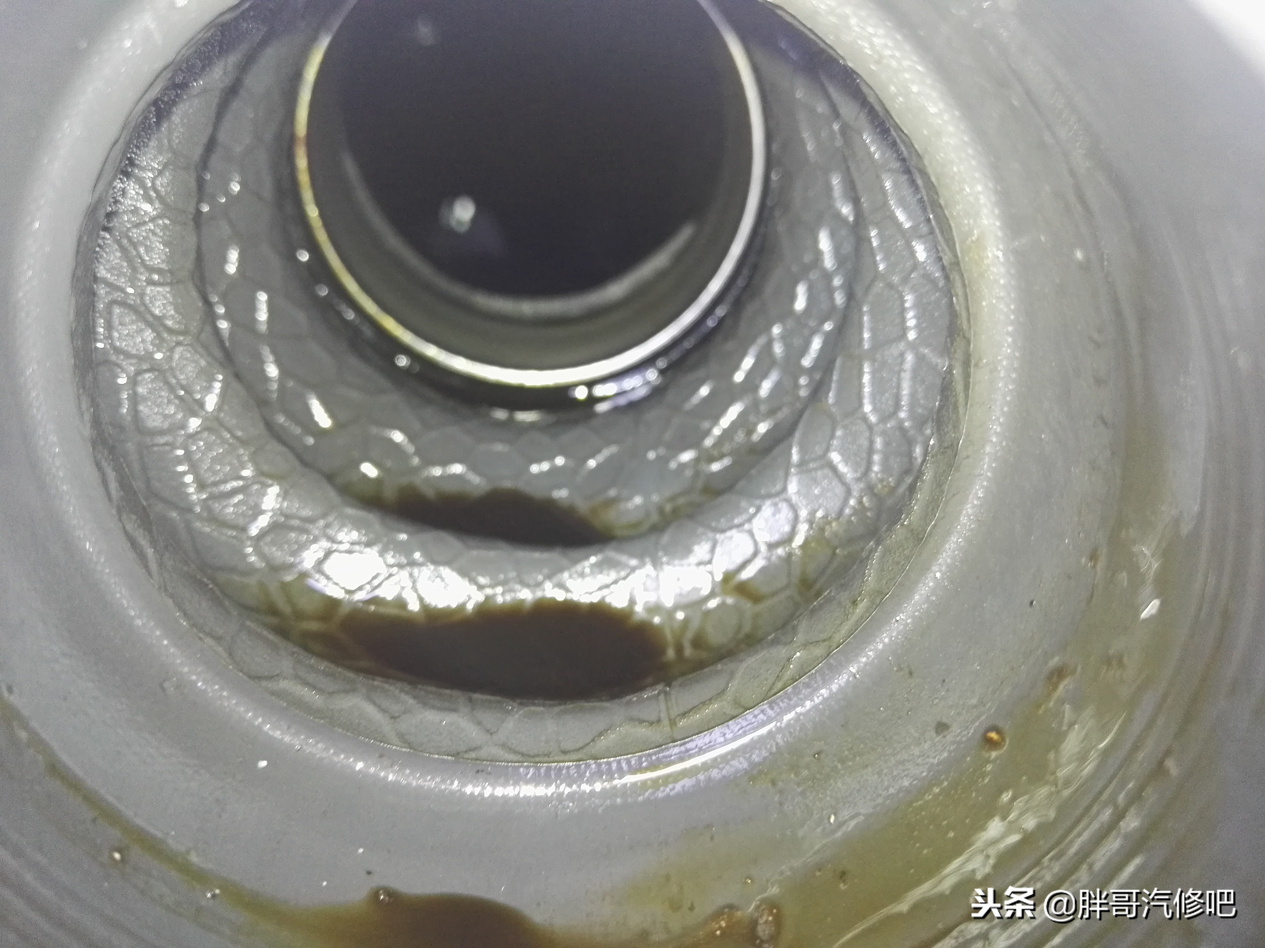 宝马740大修发动机，维修费用惊人，换成油钱胖哥能把车开报废
