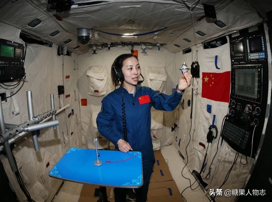 女航天员王亚平生宝宝了吗(女航天员王亚平生活照)
