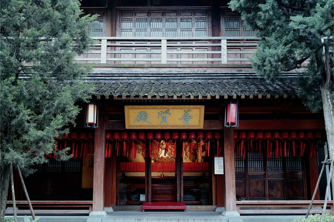 杭州终极拜佛攻略｜走这条路，一天解锁灵隐法喜7大宝藏寺庙