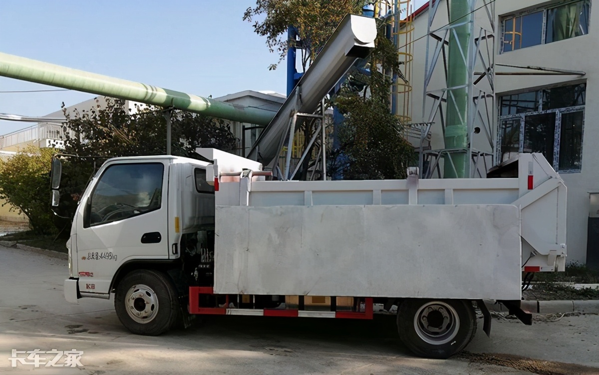 真国六、不超重、好上牌，实拍凯马蓝牌建筑垃圾清运车