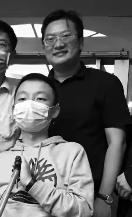 周兆成律师，网友心愿错换，但难释《南方周末》发问不可能的错误