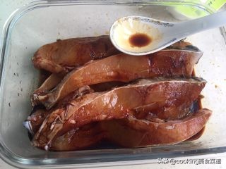 家常青鱼菜谱，糖醋熏鱼排做法，美味营养的鱼肉做法，春节试试吧