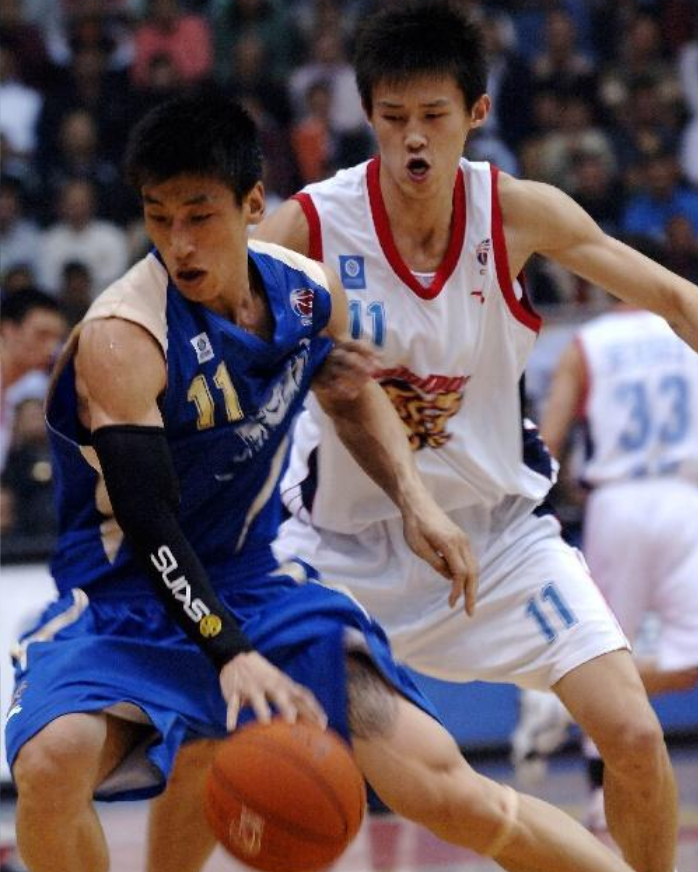 王晶cba哪个学校毕业的（CBA前东莞队长有多猛？39岁退役肆虐野球场，朱芳雨都敬他三分）