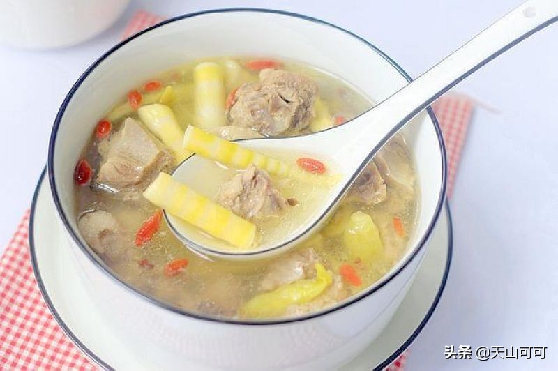 秋季鸭子正肥，鸭子用什么食材煲汤最好？