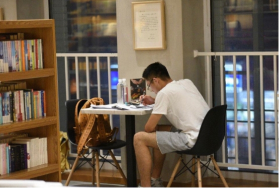 大学期间“及格”不是万事大吉，绩点低更可怕，小心影响正常毕业