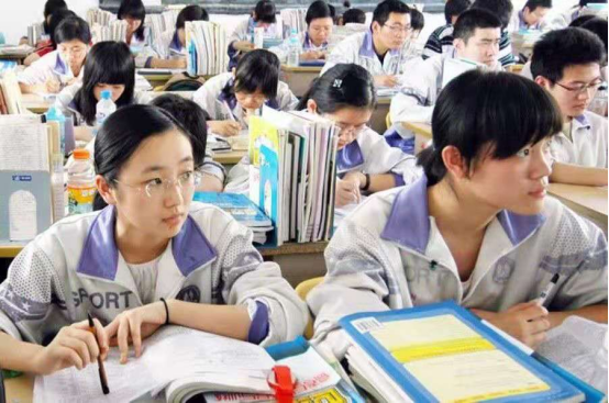 高考考400分难吗（高考分数线有望下调）