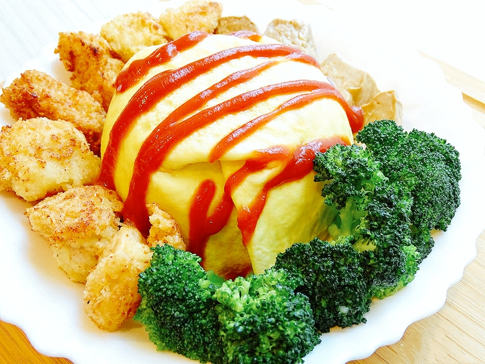 蛋包饭–蛋皮怎样不破皮、不黏锅抓住诀窍，第一次也能做好蛋包饭