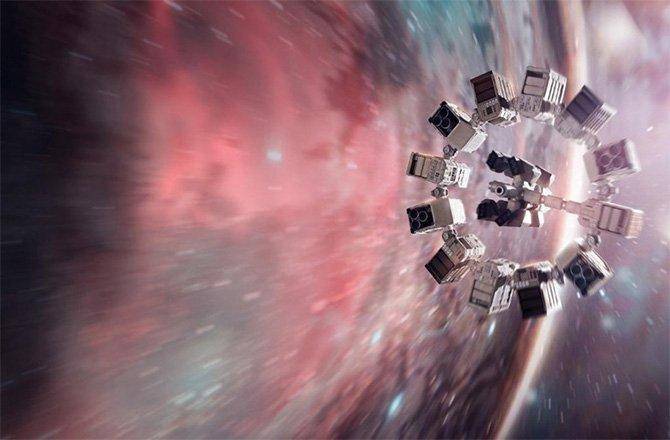 虫洞是什么？电影《星际穿越》中是如何依靠虫洞在星球间穿行的？
