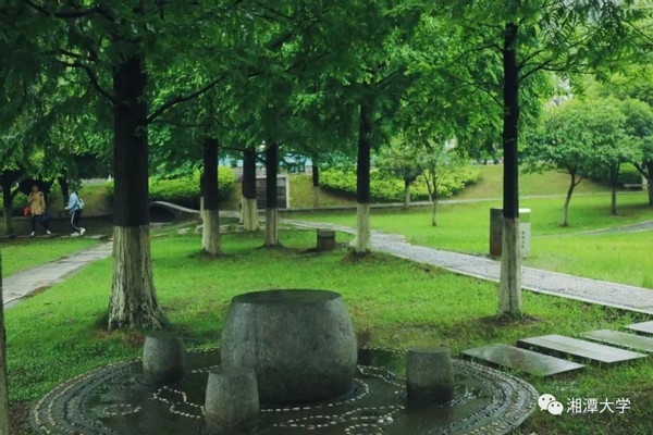 毛主席亲笔题名，走出两院院士、银行行长、大学校长，湖南这所大学“太牛了”