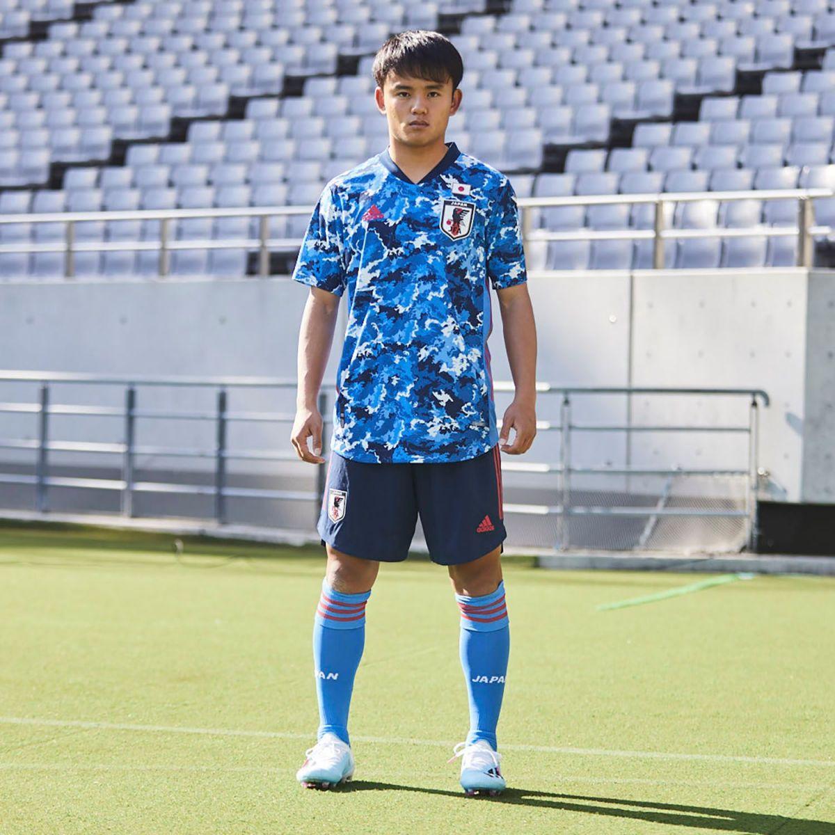 98年世界杯日本队球服火焰服(日本男足球衣被炮轰像军服!