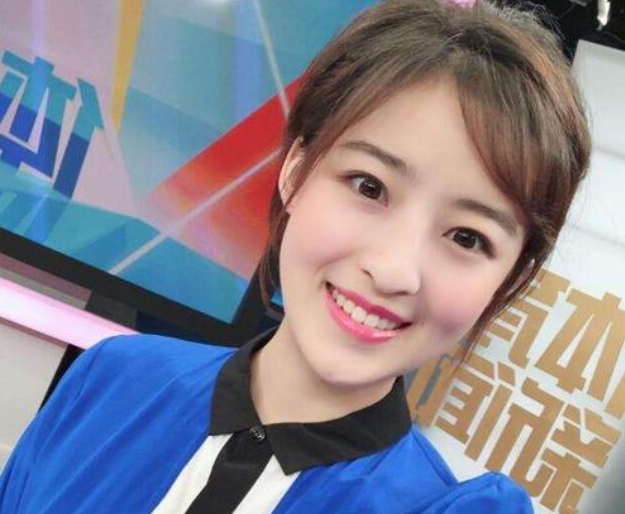 天下足球美女主持人杨茗茗(央视"最美"女主播杨茗茗,因睡过头丢掉工作