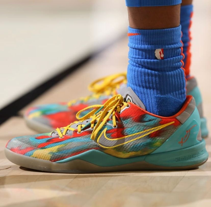nba里哪些球员穿aj球鞋(nba球员上脚:哈雷尔2双经典战靴,塔图姆穿aj34