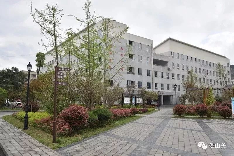 桐梓一中被省里选中