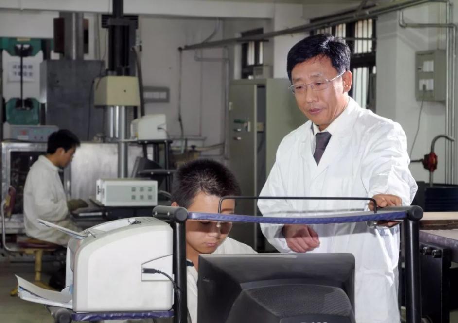 国务院副总理出席！陕西这3人同时受到重大表彰，还毕业于同所高校！