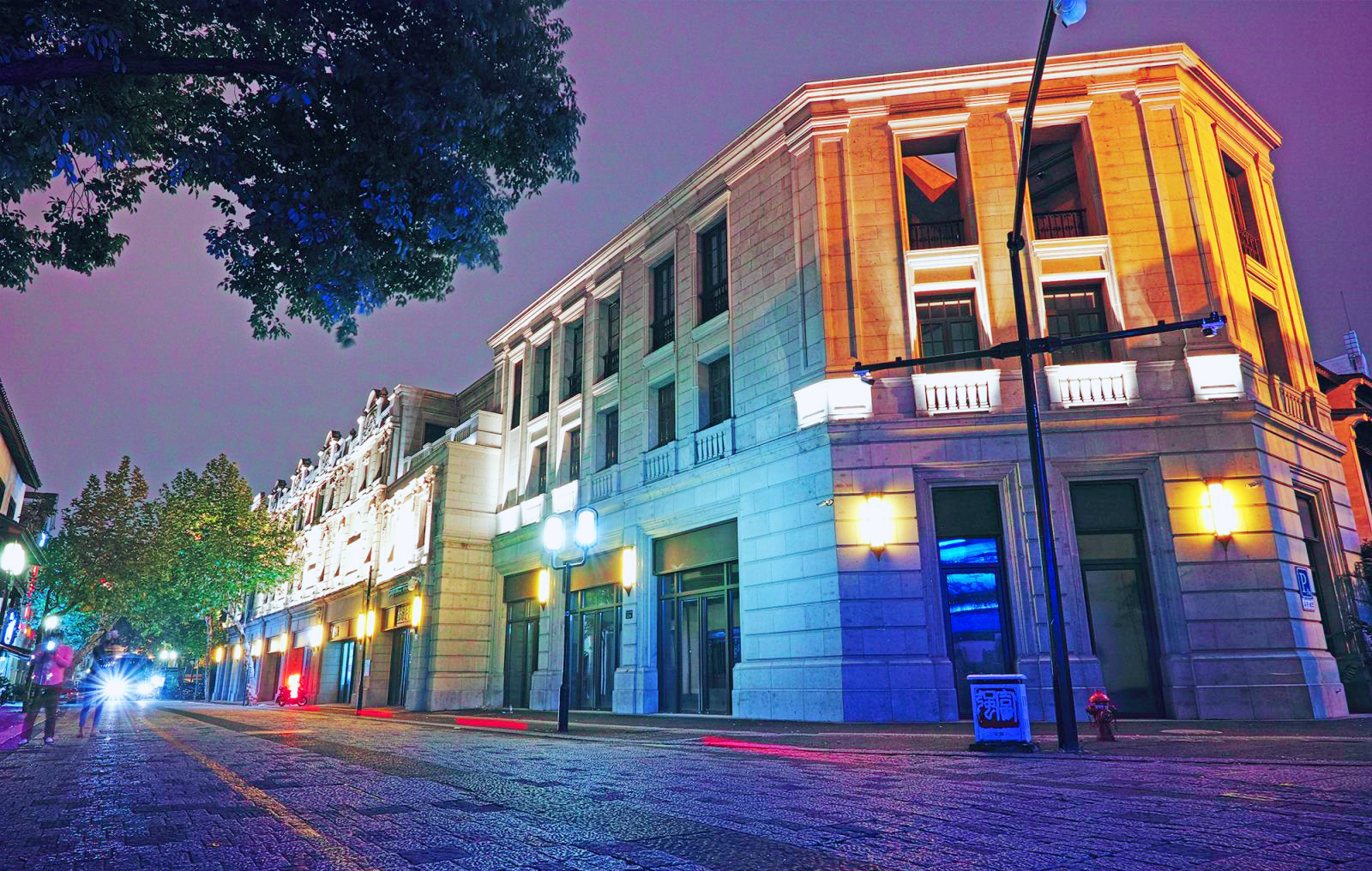 杭州哪里热闹好玩(《城市有街景》人间天堂,逛遍杭州,才知道最值得去