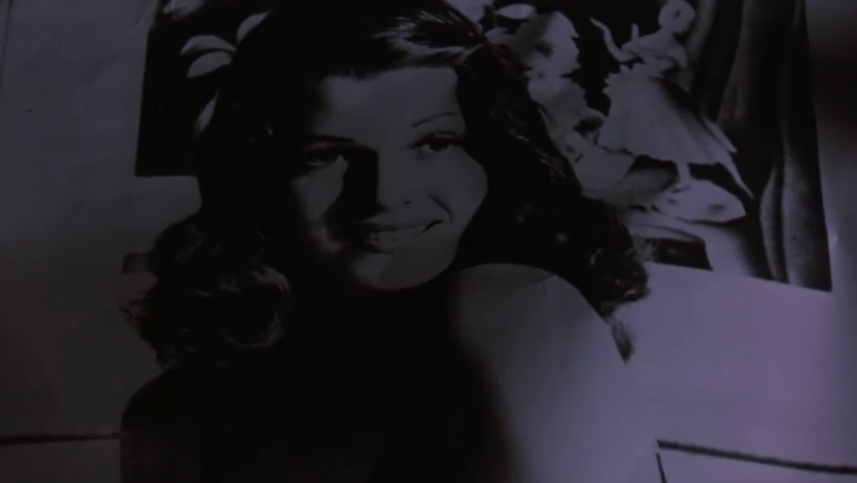 安迪在牢房中挖洞的19年，用坏了2把锤子，换过6张海报，最终成功