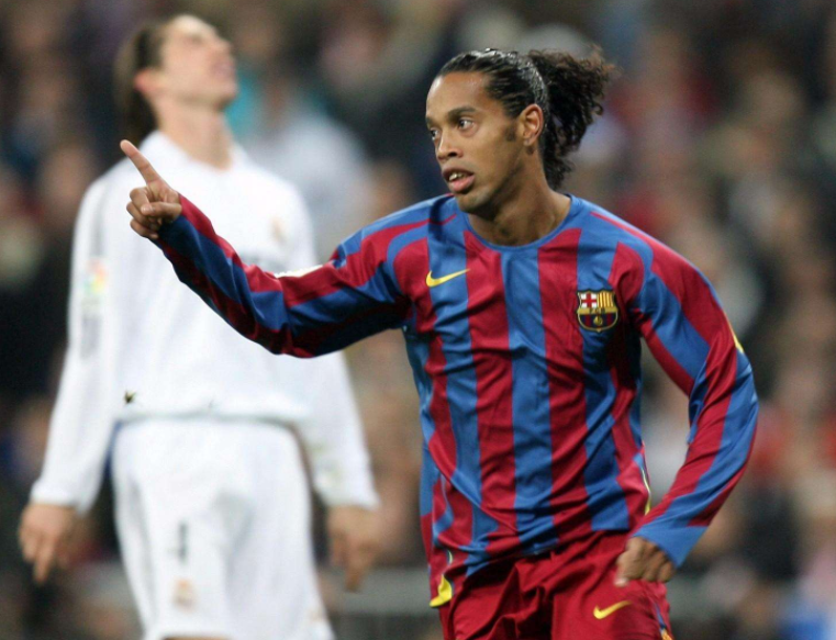 小罗离开巴萨去了哪(惊喜!