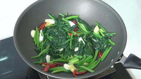 菠菜粉条的做法（教你做菠菜炒粉条地道家常做法）