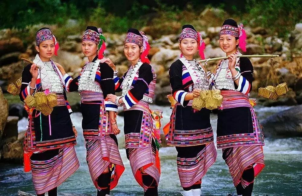 傣族服饰特点 傣族服饰风格-起航号