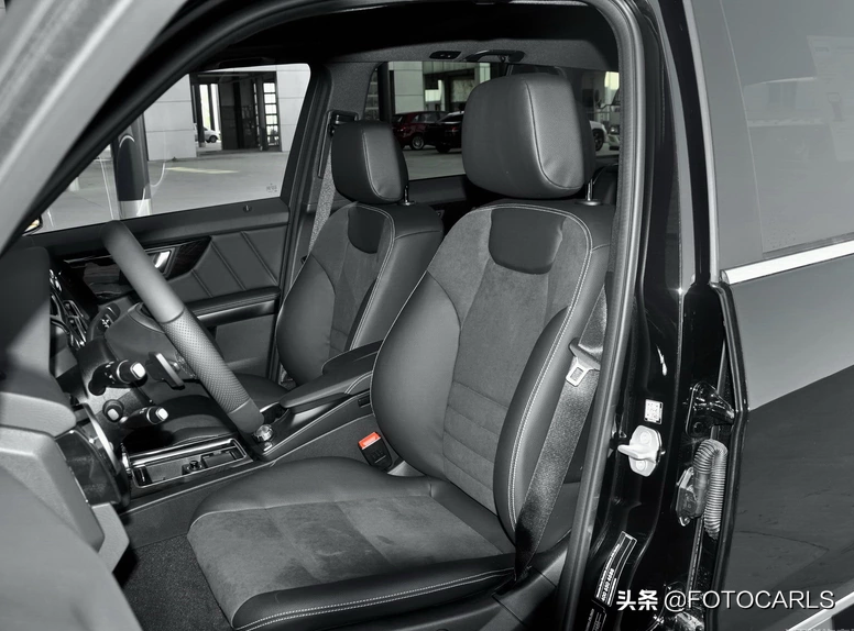奔驰GLK300 3.0 V6顶配实拍，颜值喜人比进口便宜，为何却停产？