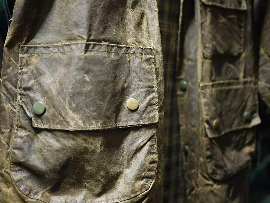 为啥皇室偏爱barbour，这个创立于百年前品牌竟以风衣驰名
