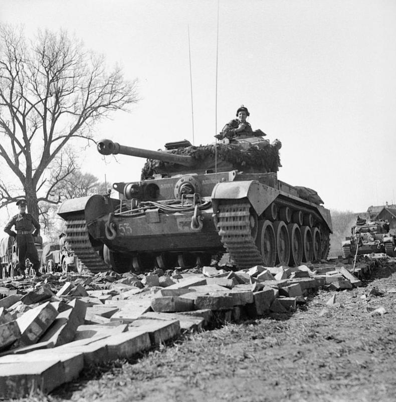 本为对抗德国虎豹而生，在战争里一炮未发，就惨被退役的彗星坦克